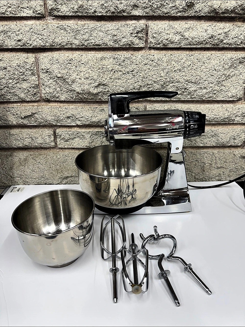 Vintage Sunbeam Mixmaster Electronic Chrome Stand Mixer – 2 Stainless Bowls & At
